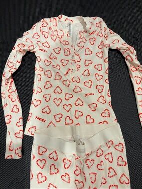 SKIMS White Ribbed Pajama Set with Red Heart Print